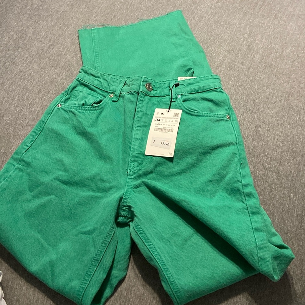 Zara size 2 green NWT jeans